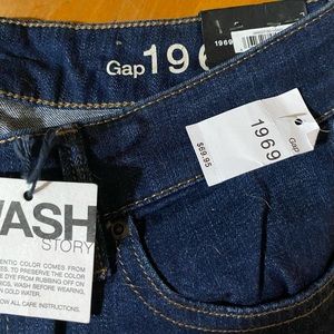 BNWT Gap 1969 skinny mid rise blue jeans
